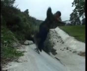 Секси дамочка трахается с карликовым мачо